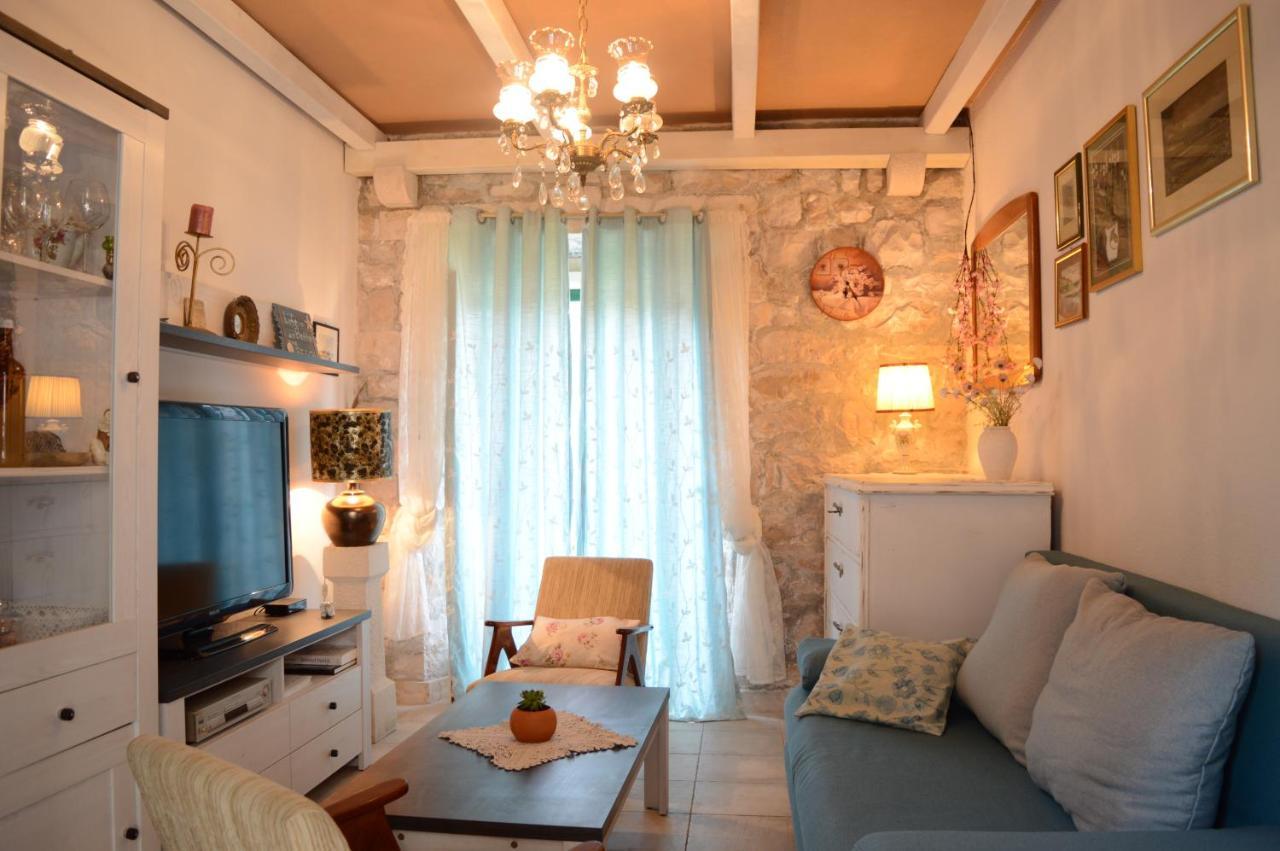Visilo Stone House Villa Пучишча Екстериор снимка
